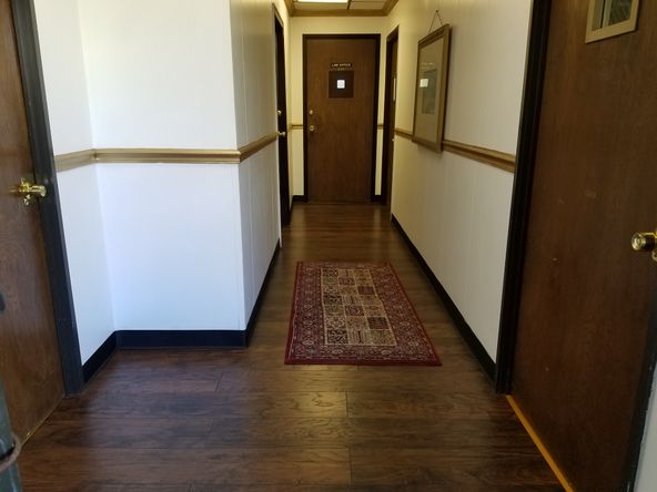 LARGE OPEN OFFICE, SEVERAL USES. FLAT RATE, EASY LEASE